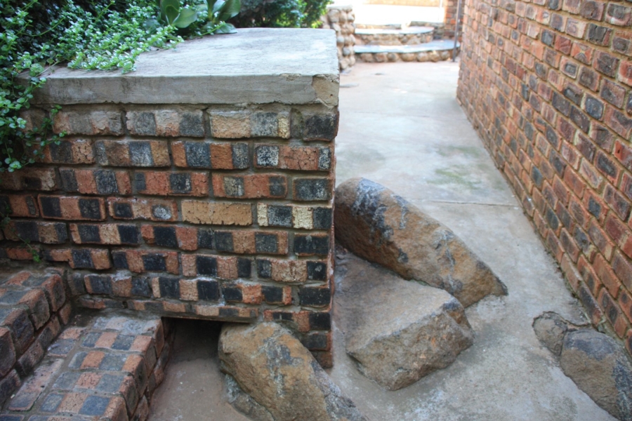 5 Bedroom Property for Sale in Langenhovenpark Free State